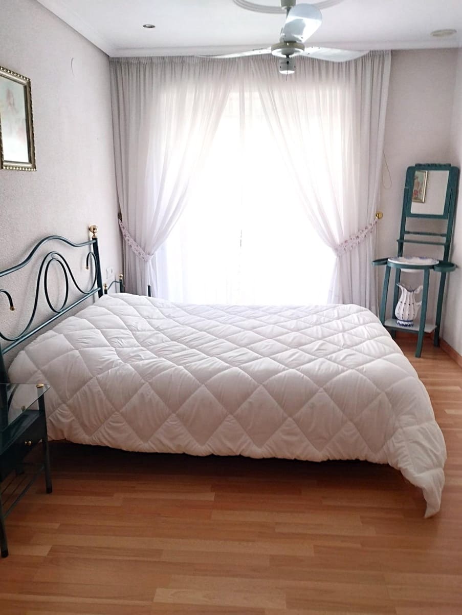 4 bedroom Flat for sale in Ibi - € 160,000 (Ref: 9677616)