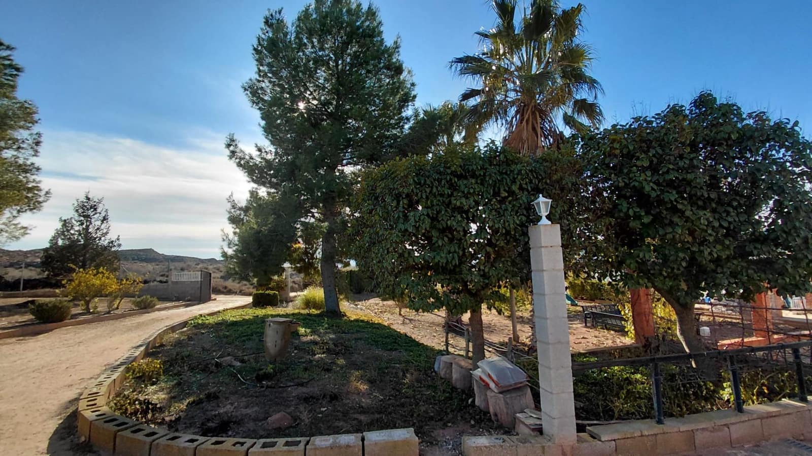 5 sovrum Finca/Hus på landet till salu i Villena med pool - 185 000 € (Ref: 9690958)