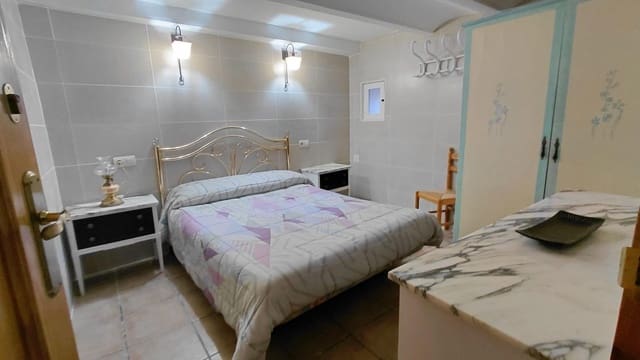 Finca/Casa Rural de 5 habitaciones en Villena en venta con piscina - 185.000 € (Ref: 9690958)