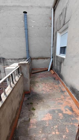 Casa de 4 habitaciones en Villena en venta - 95.000 € (Ref: 9825012)