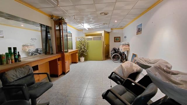 Casa de 4 habitaciones en Villena en venta - 95.000 € (Ref: 9825012)