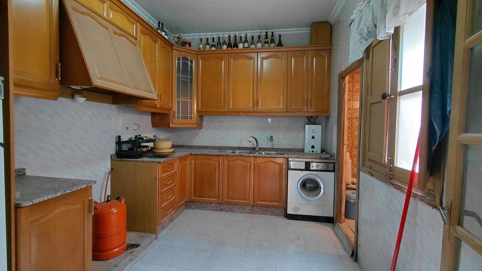 Casa de 4 habitaciones en Villena en venta - 95.000 € (Ref: 9825012)