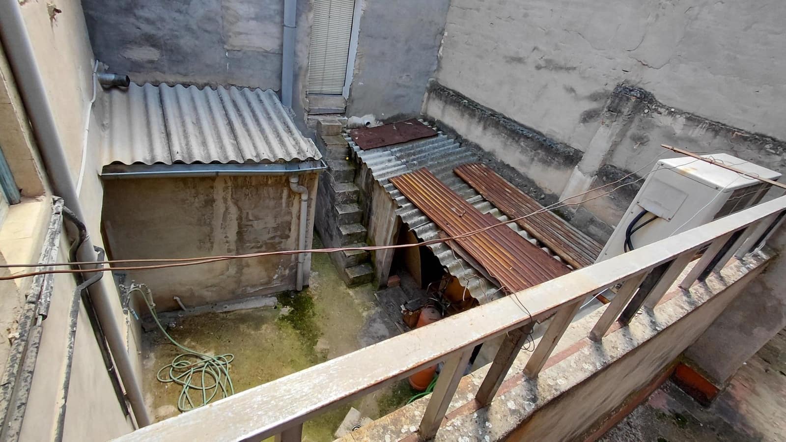 Casa de 4 habitaciones en Villena en venta - 95.000 € (Ref: 9825012)