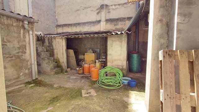 Casa de 4 habitaciones en Villena en venta - 95.000 € (Ref: 9825012)
