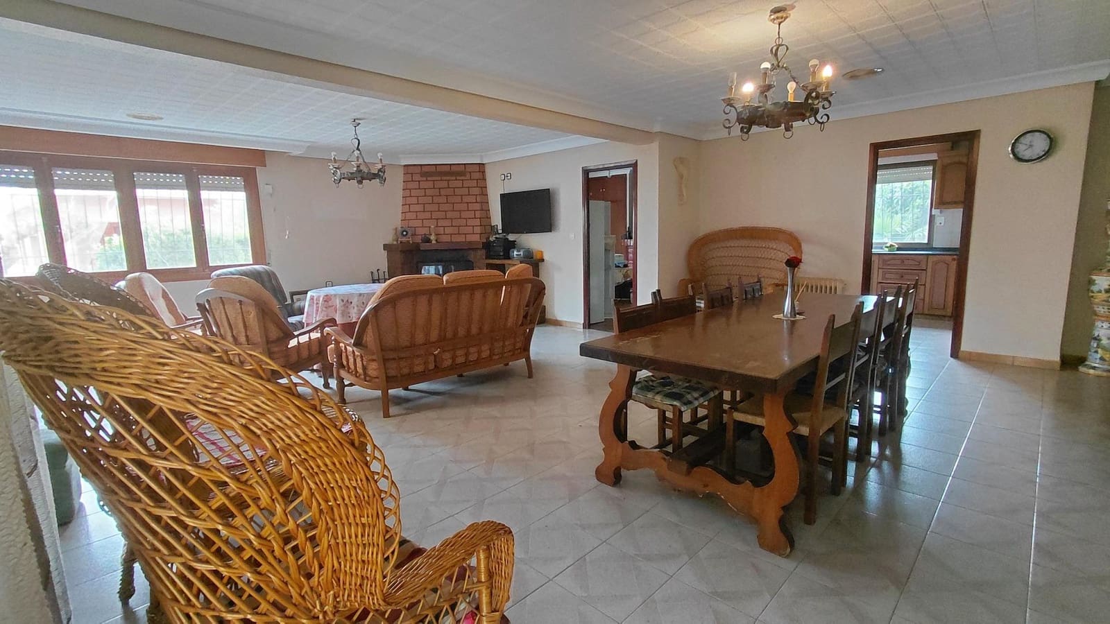 6 bedroom Villa for sale in Villena - € 315,000 (Ref: 9862026)