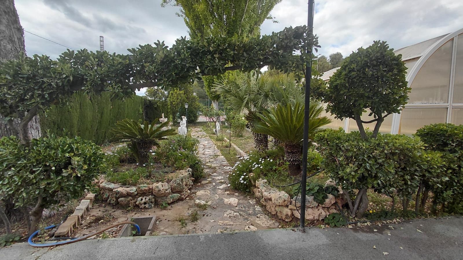 6 bedroom Villa for sale in Villena - € 315,000 (Ref: 9862026)