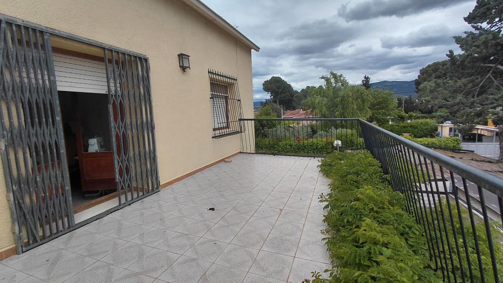 6 bedroom Villa for sale in Villena - € 315,000 (Ref: 9862026)