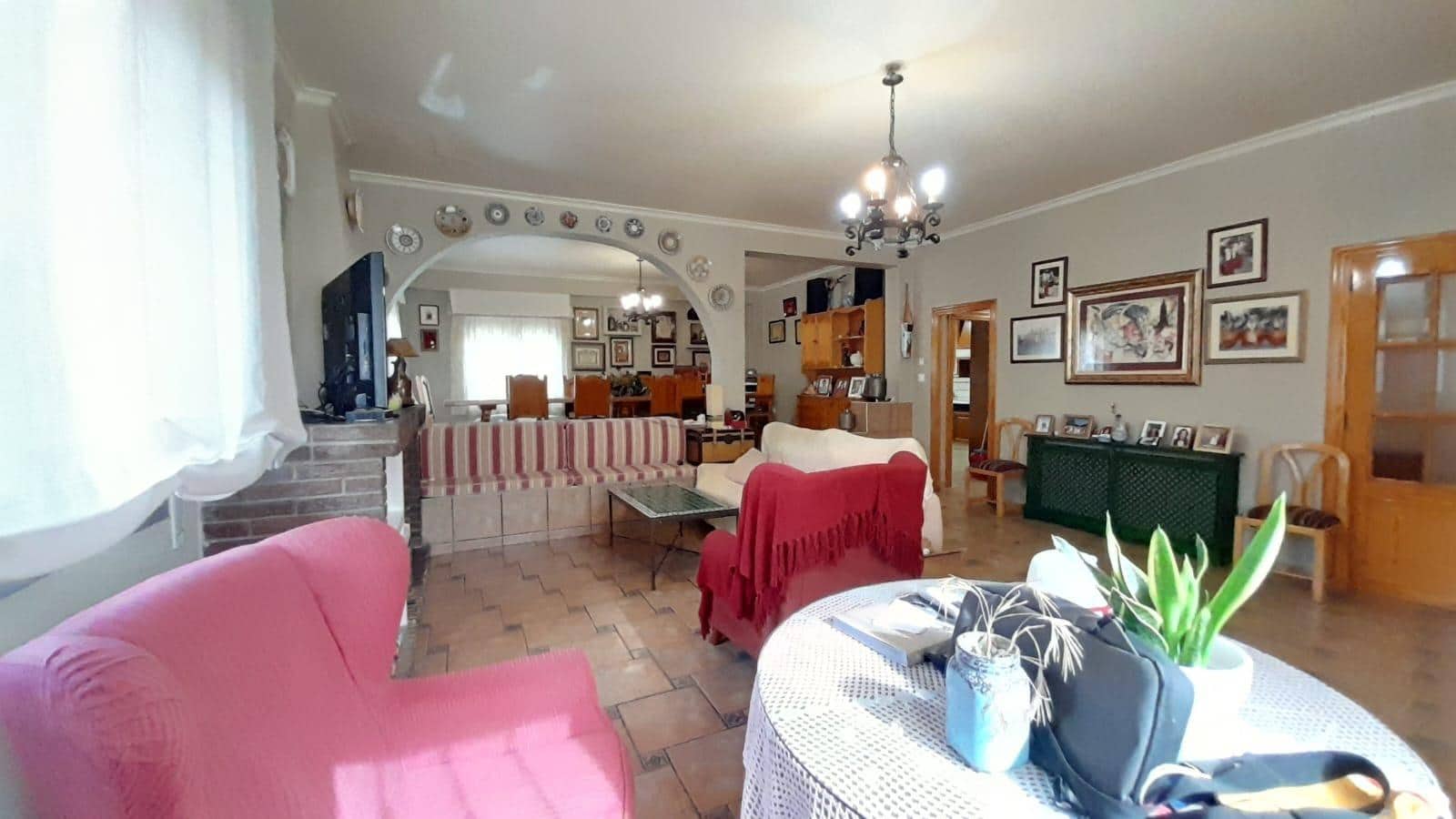 5 bedroom Villa for sale in Las Virtudes with pool garage - € 188,000 (Ref: 9903811)