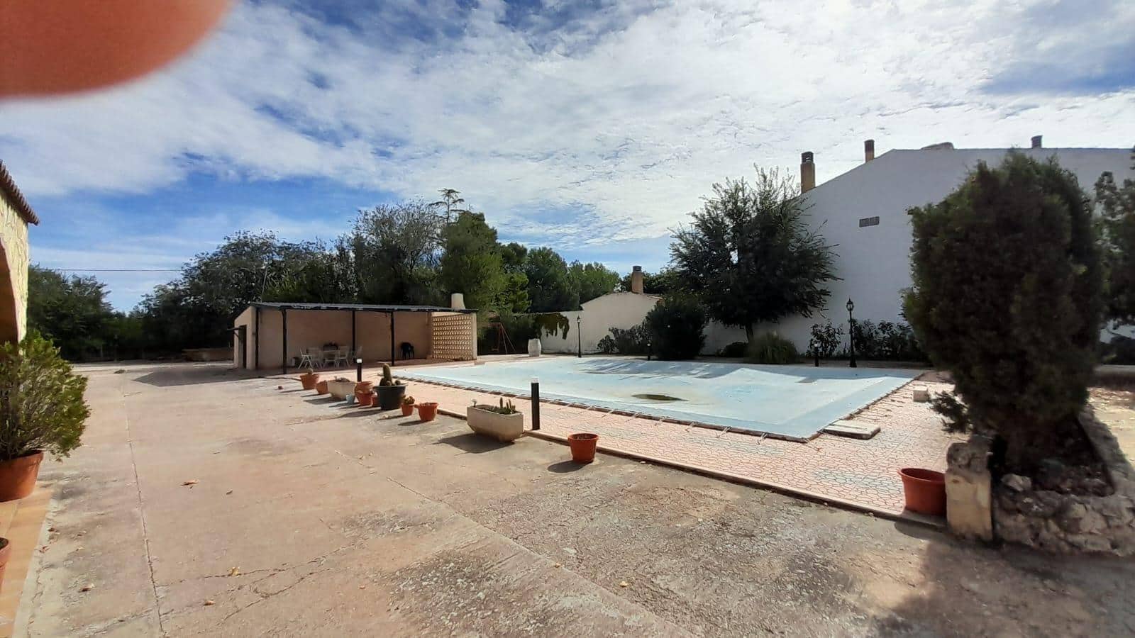 5 bedroom Villa for sale in Las Virtudes with pool garage - € 188,000 (Ref: 9903811)