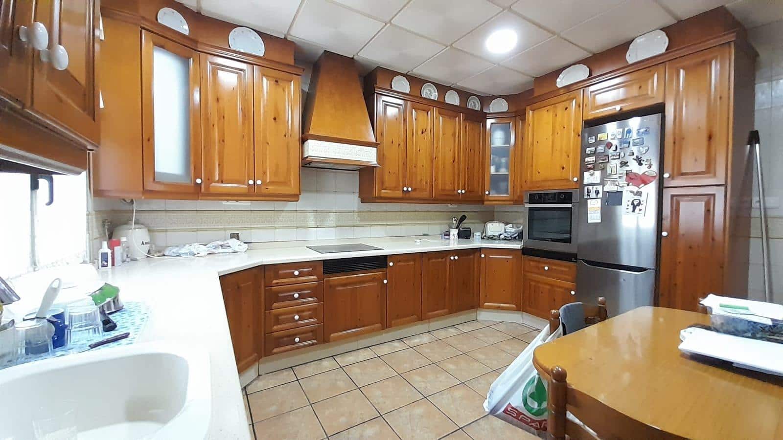 5 bedroom Villa for sale in Las Virtudes with pool garage - € 188,000 (Ref: 9903811)