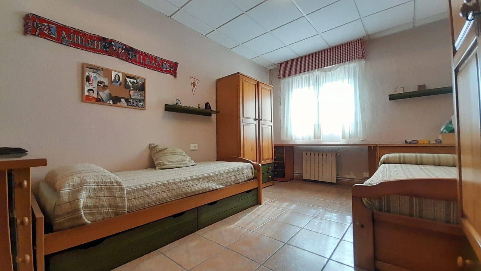 5 bedroom Villa for sale in Las Virtudes with pool garage - € 188,000 (Ref: 9903811)