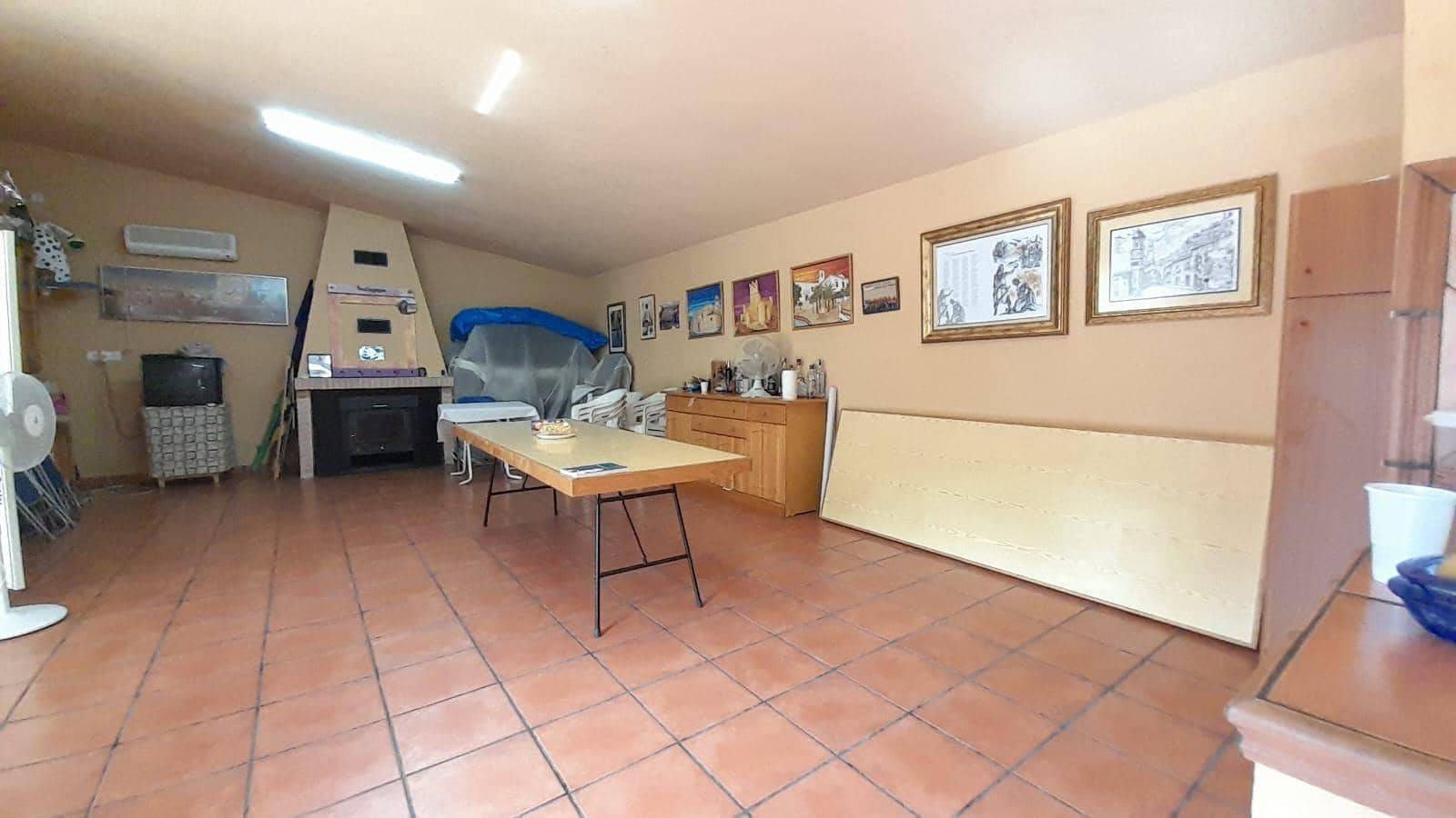 5 bedroom Villa for sale in Las Virtudes with pool garage - € 188,000 (Ref: 9903811)