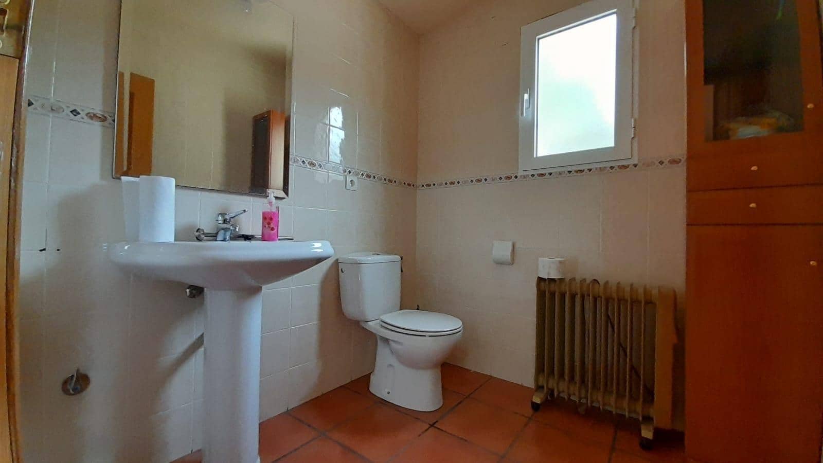 5 bedroom Villa for sale in Las Virtudes with pool garage - € 188,000 (Ref: 9903811)