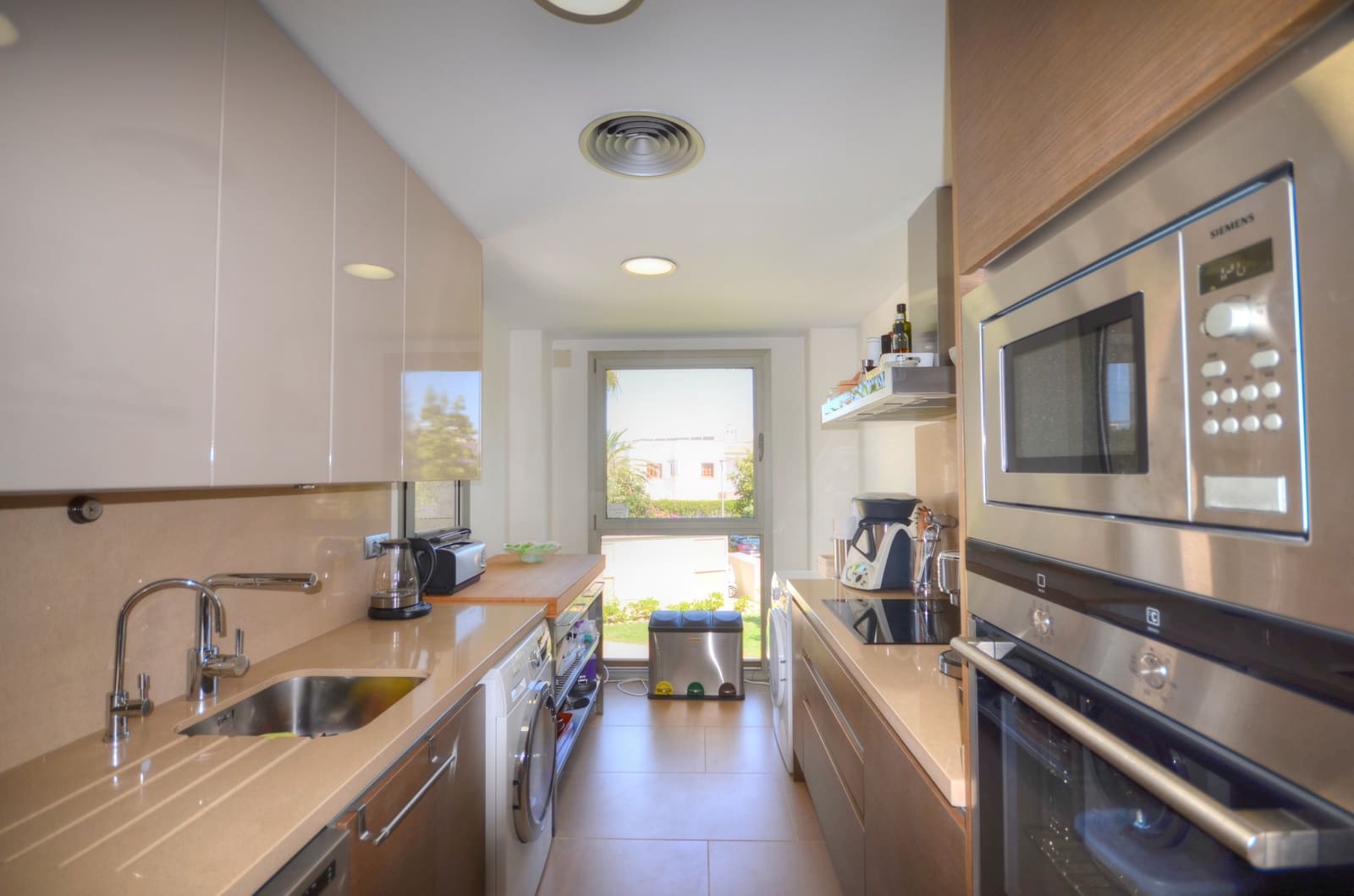 2 soverom Leilighet til salgs i Cala Figuera med svømmebasseng garasje - € 930 000 (Ref: 9106300)