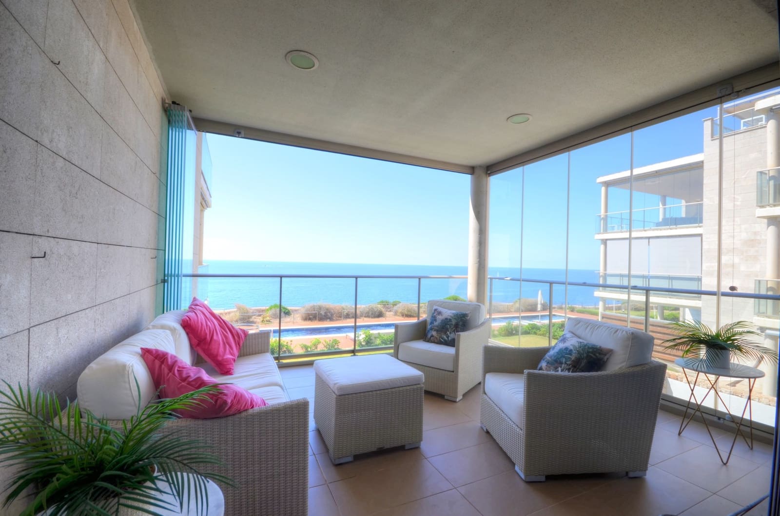 2 soverom Leilighet til salgs i Cala Figuera med svømmebasseng garasje - € 930 000 (Ref: 9106300)