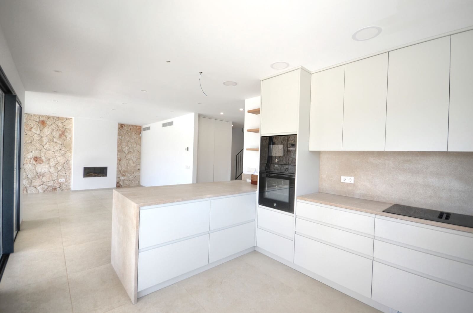 4 bedroom Villa for sale in Cala Llombards with pool garage - € 1,590,000 (Ref: 9321477)
