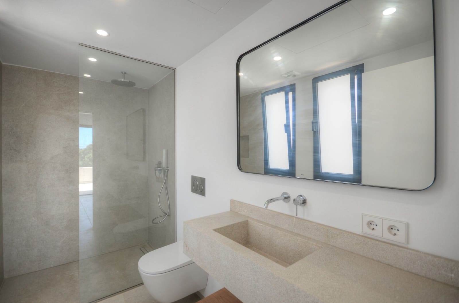 4 bedroom Villa for sale in Cala Llombards with pool garage - € 1,590,000 (Ref: 9321477)
