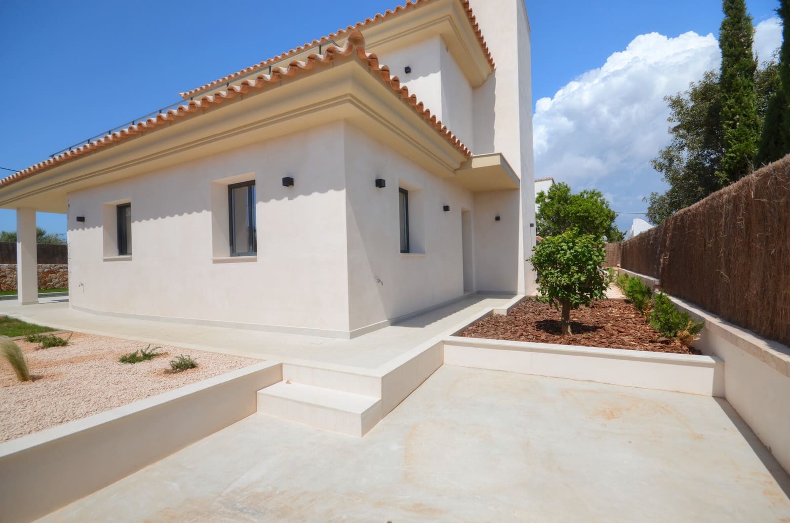 4 bedroom Villa for sale in Cala Llombards with pool garage - € 1,590,000 (Ref: 9321477)