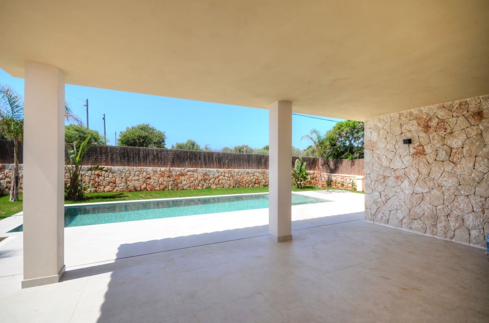 4 bedroom Villa for sale in Cala Llombards with pool garage - € 1,590,000 (Ref: 9321477)