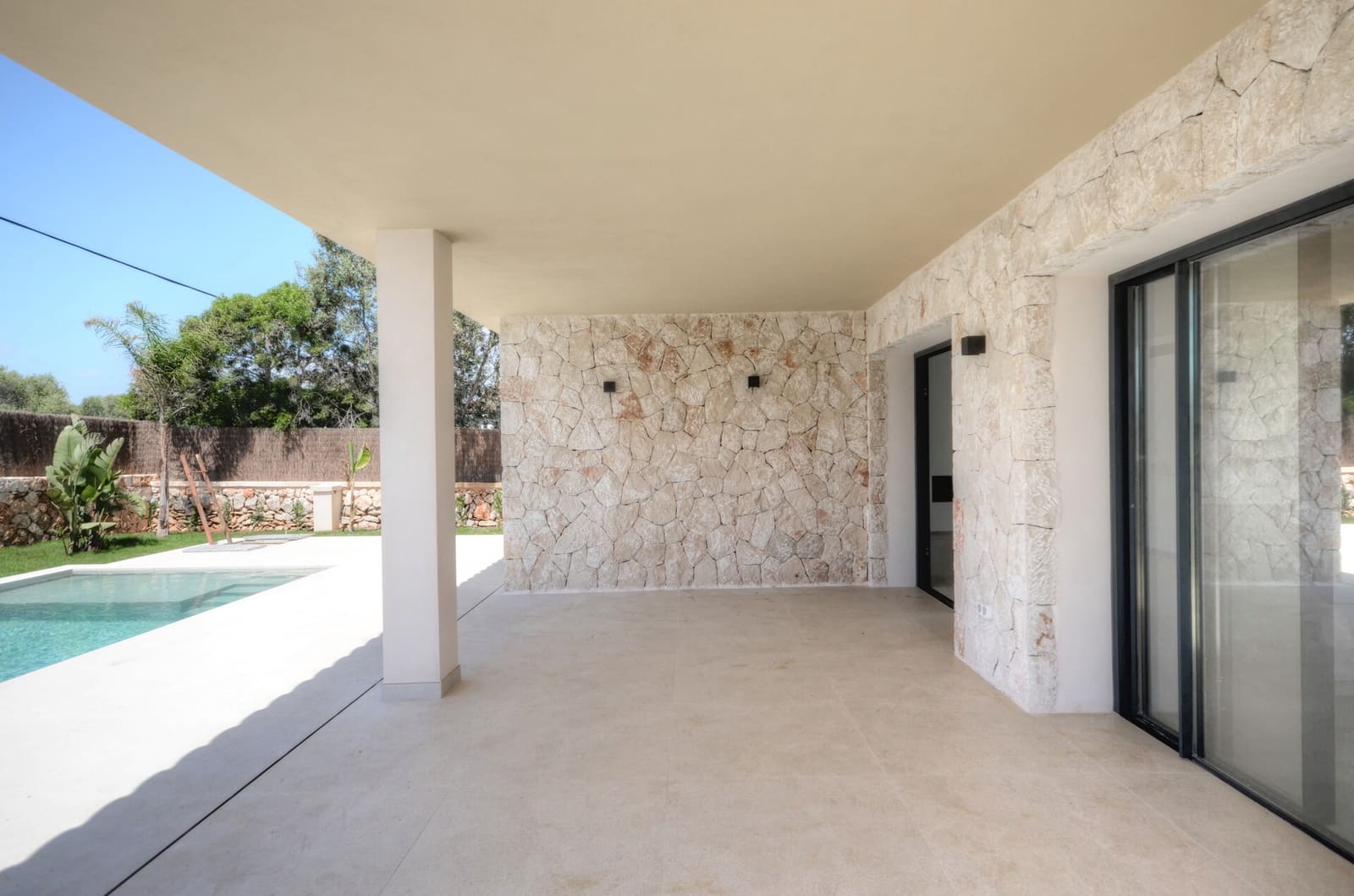 4 bedroom Villa for sale in Cala Llombards with pool garage - € 1,590,000 (Ref: 9321477)
