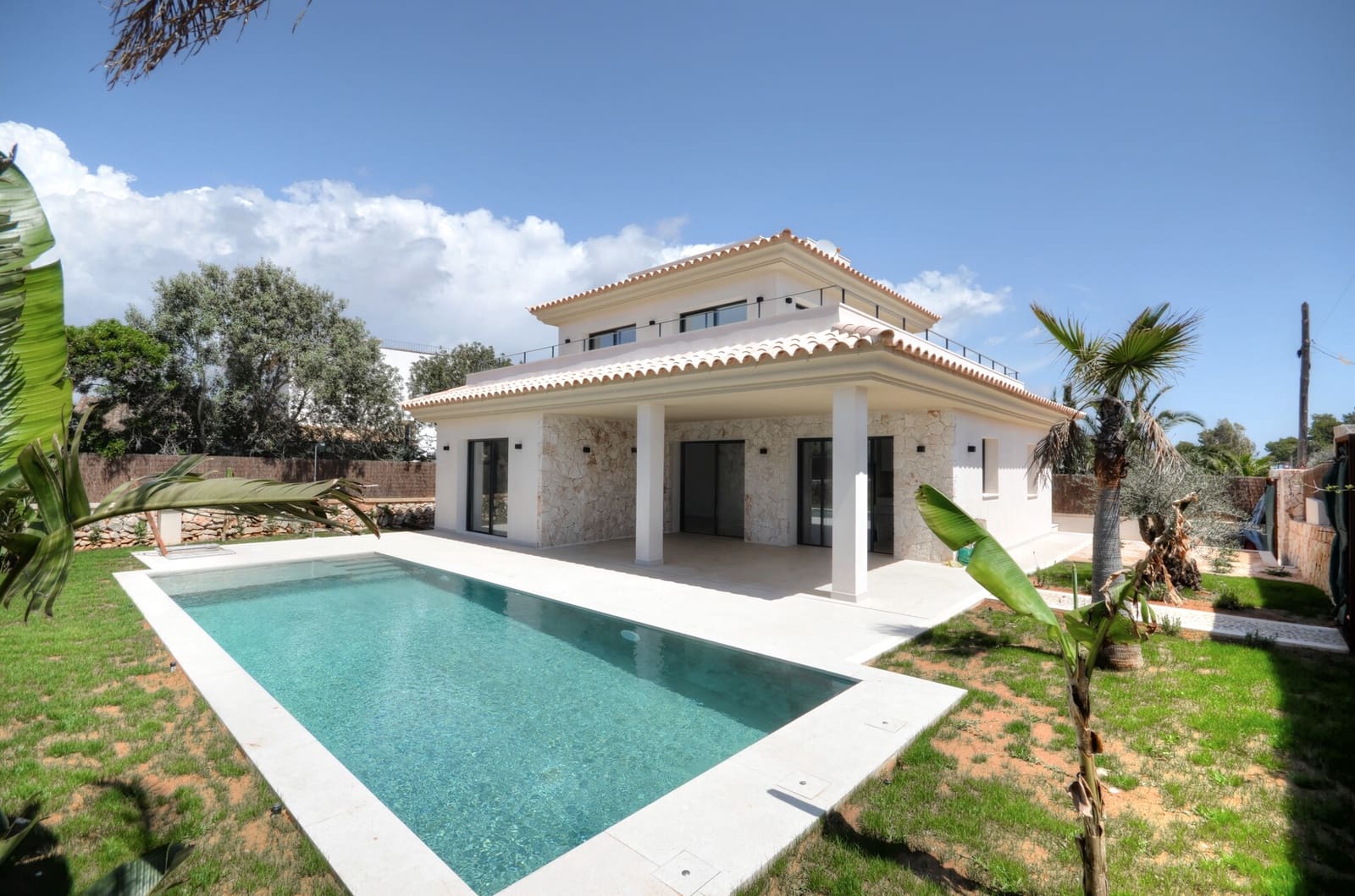 4 bedroom Villa for sale in Cala Llombards with pool garage - € 1,590,000 (Ref: 9321477)