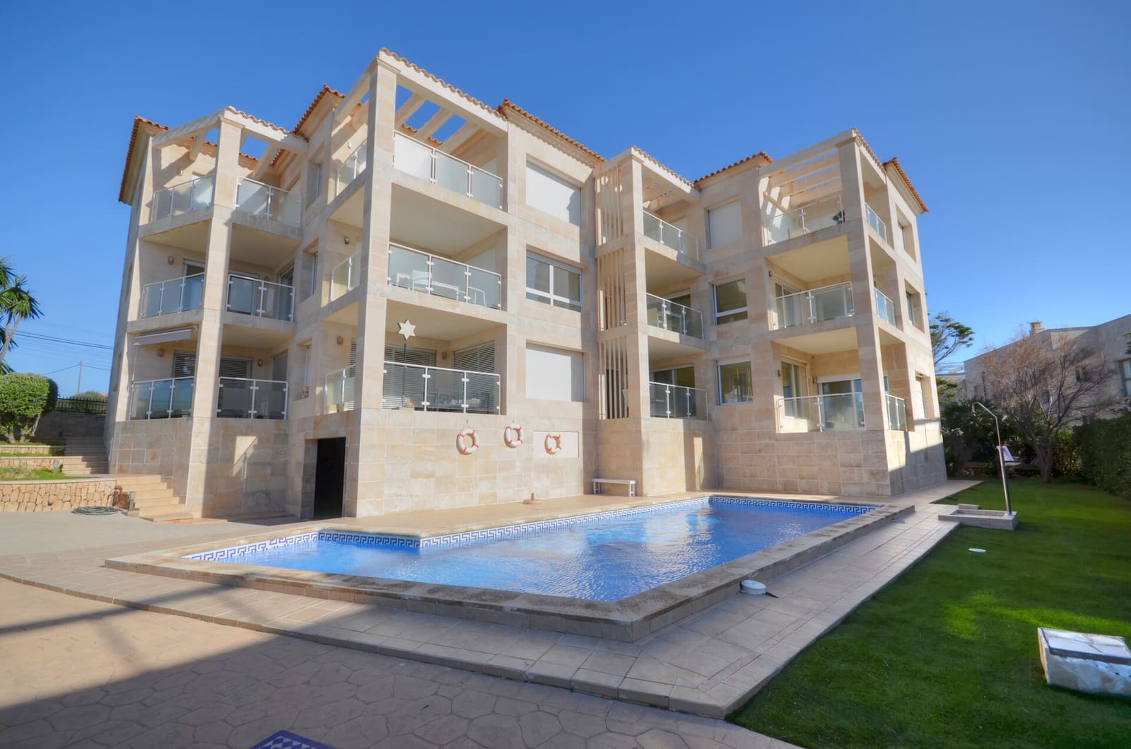 2 bedroom Flat for sale in Cala Figuera with pool - € 450,000 (Ref: 9777307)