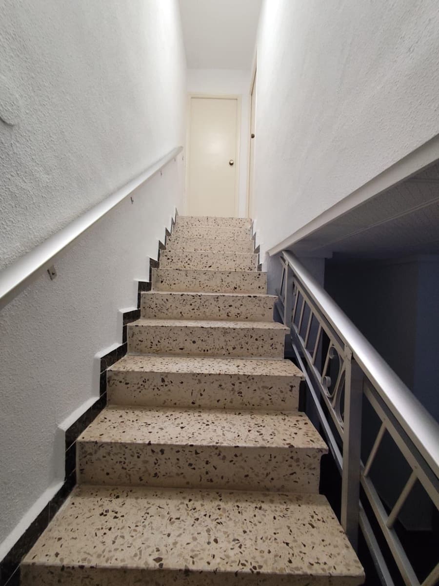 3 quarto Moradia em Banda para venda em Torrevieja com garagem - 129 000 € (Ref: 10032070)