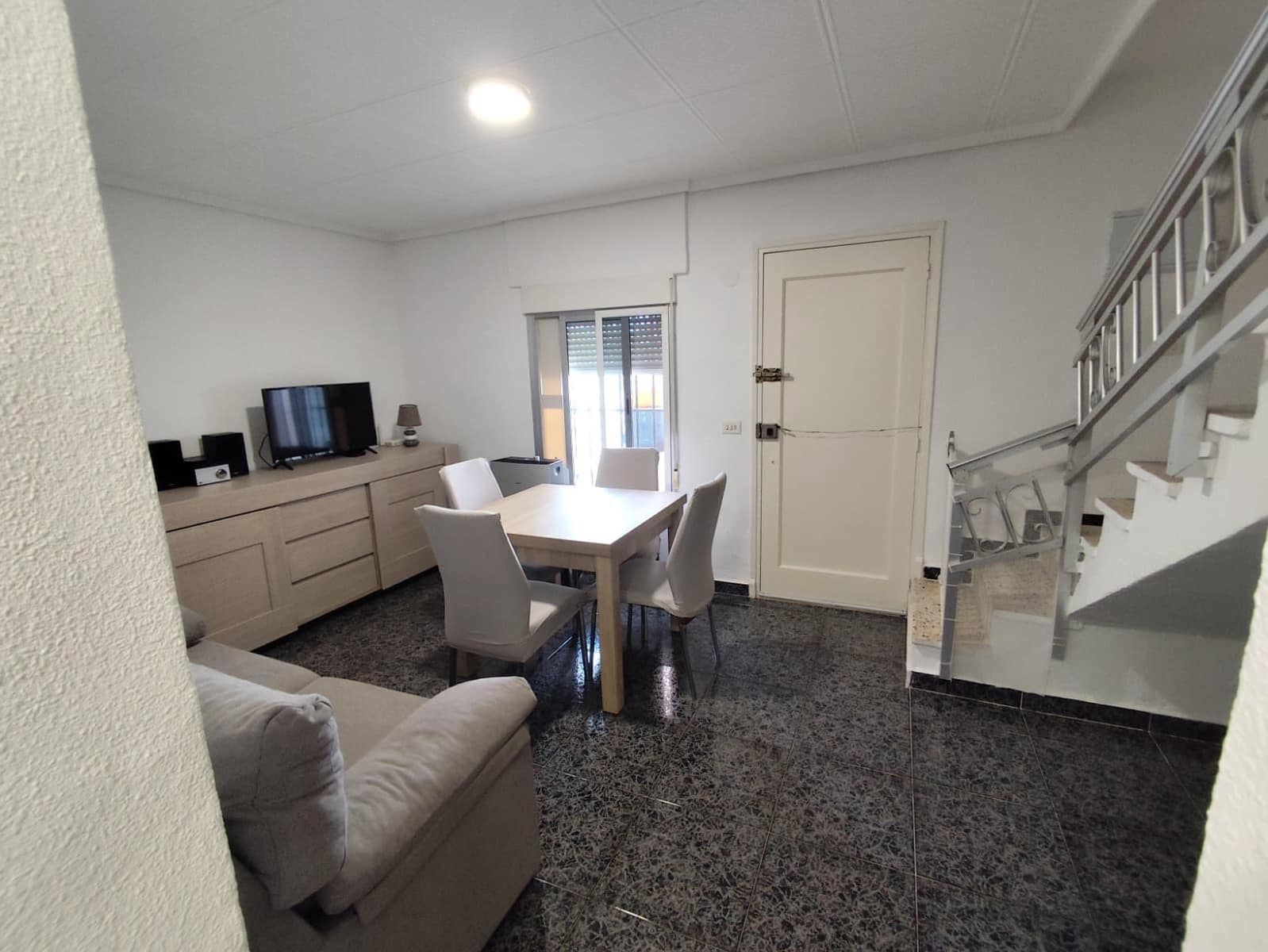 3 quarto Moradia em Banda para venda em Torrevieja com garagem - 129 000 € (Ref: 10032070)