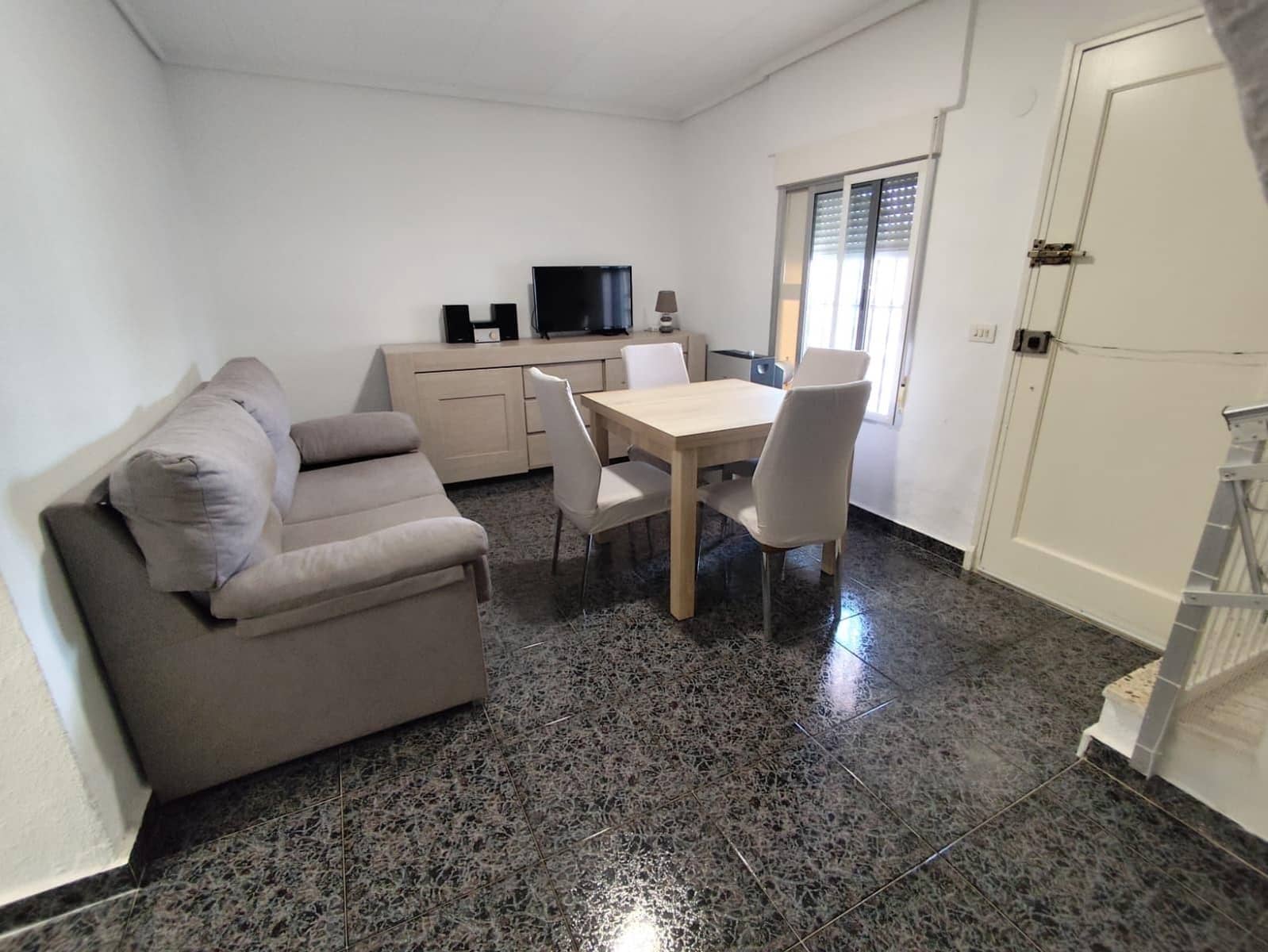3 quarto Moradia em Banda para venda em Torrevieja com garagem - 129 000 € (Ref: 10032070)