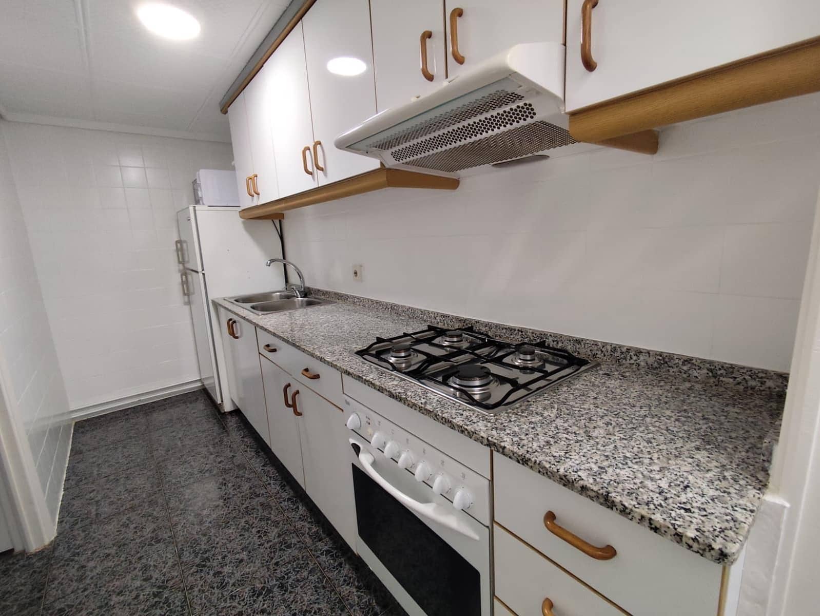 3 quarto Moradia em Banda para venda em Torrevieja com garagem - 129 000 € (Ref: 10032070)