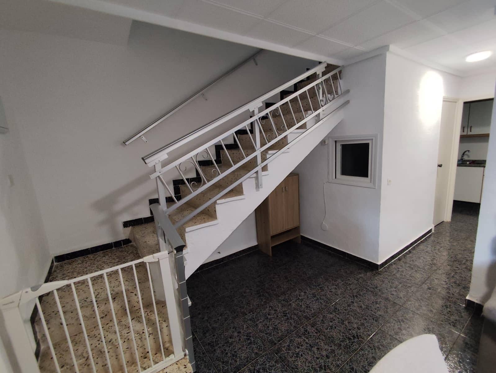3 quarto Moradia em Banda para venda em Torrevieja com garagem - 129 000 € (Ref: 10032070)