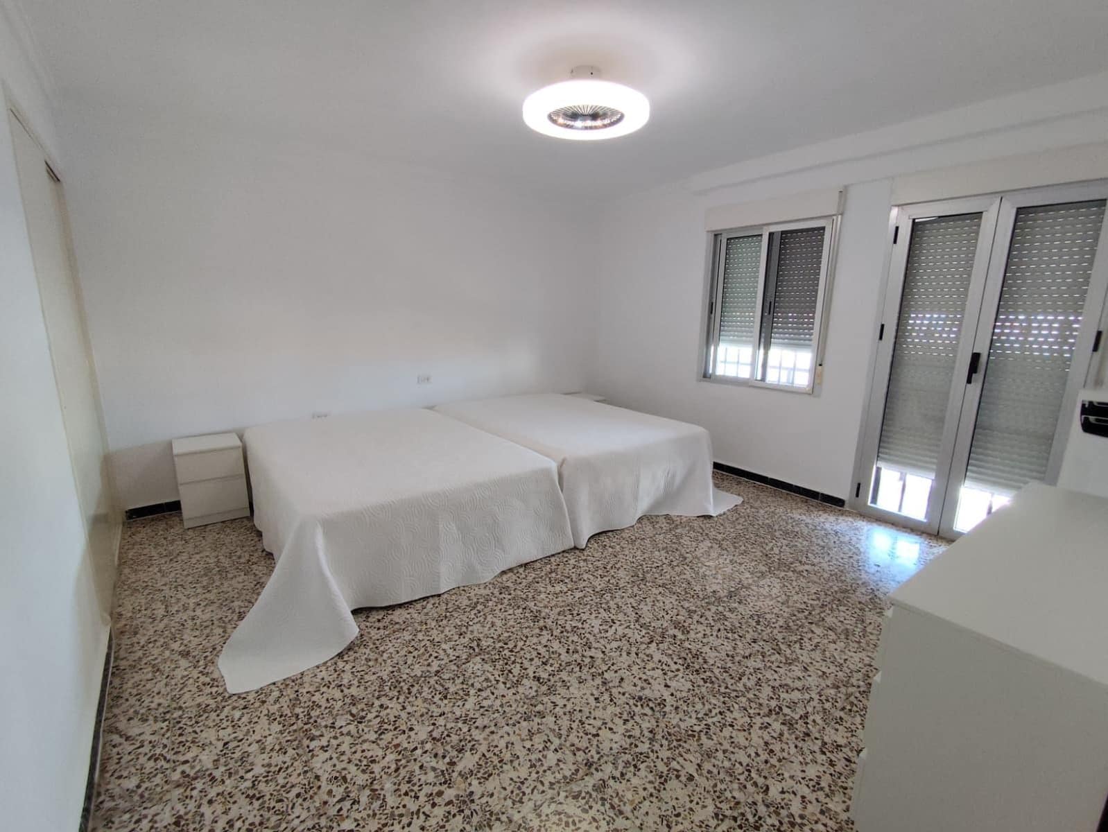 3 quarto Moradia em Banda para venda em Torrevieja com garagem - 129 000 € (Ref: 10032070)