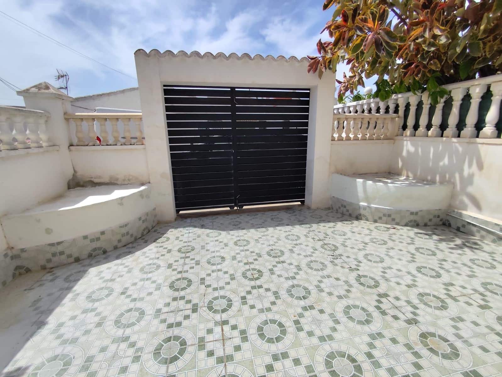 3 quarto Moradia em Banda para venda em Torrevieja com garagem - 129 000 € (Ref: 10032070)