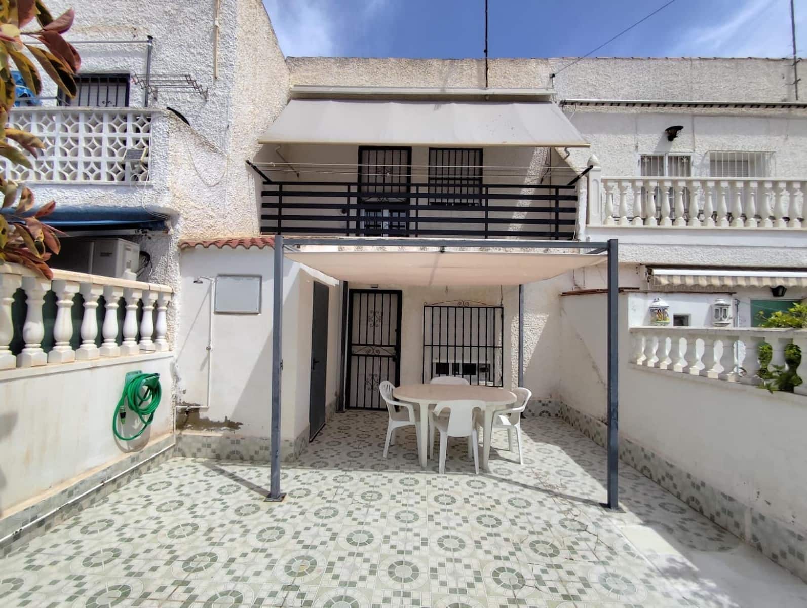 3 quarto Moradia em Banda para venda em Torrevieja com garagem - 129 000 € (Ref: 10032070)