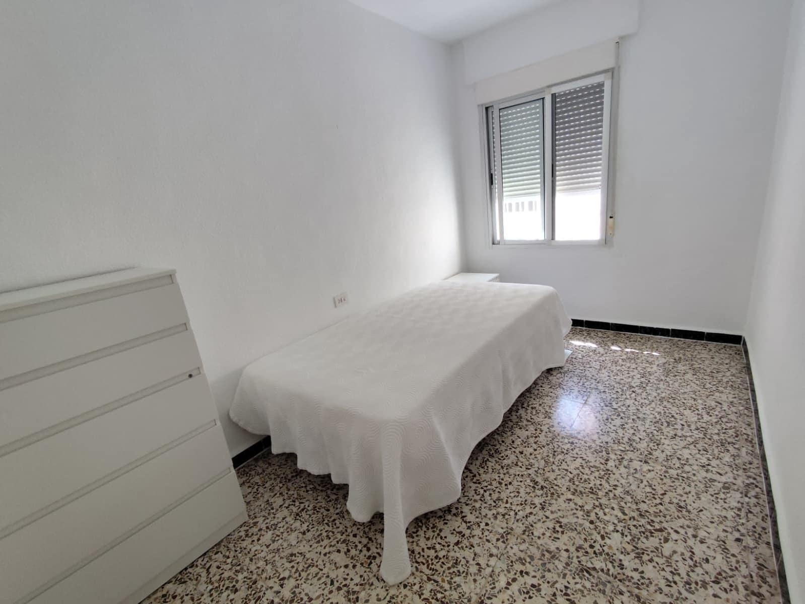 3 quarto Moradia em Banda para venda em Torrevieja com garagem - 129 000 € (Ref: 10032070)