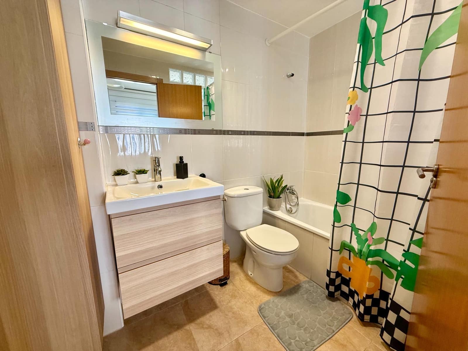 2 quarto Apartamento para venda em Torrevieja com garagem - 189 000 € (Ref: 10177172)
