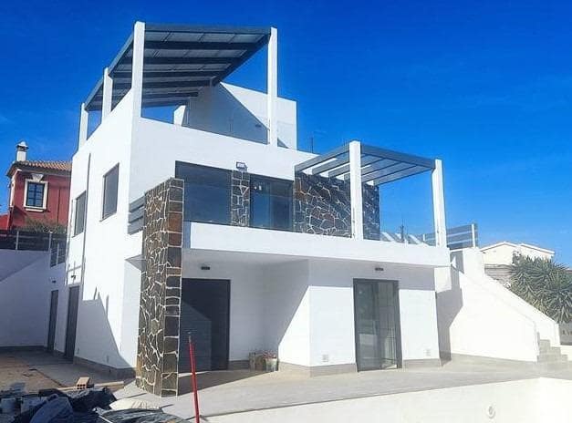 3 bedroom Villa for sale in Rojales with pool - € 834,000 (Ref: 7504165)
