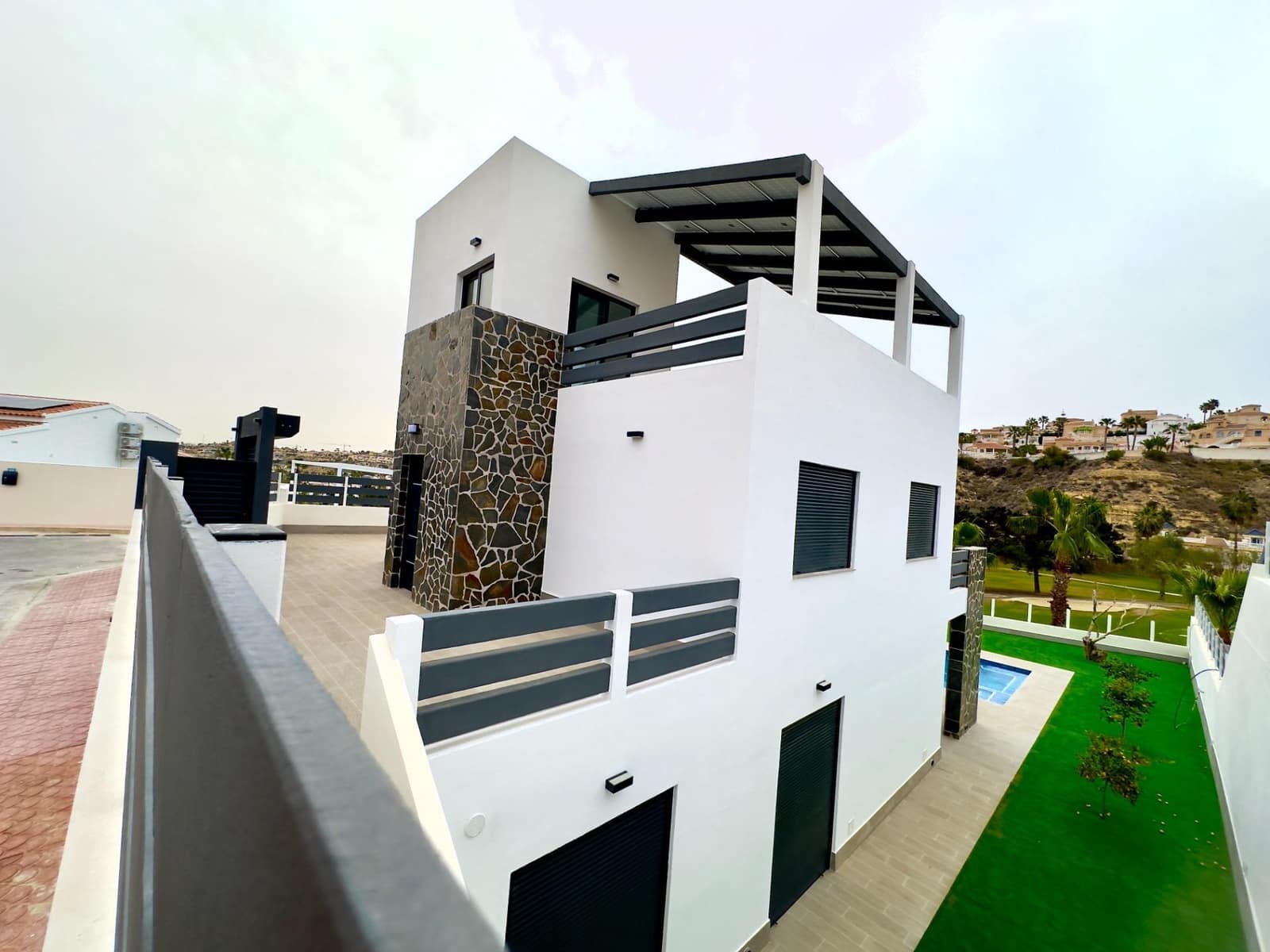 3 bedroom Villa for sale in Rojales with pool - € 834,000 (Ref: 7504165)