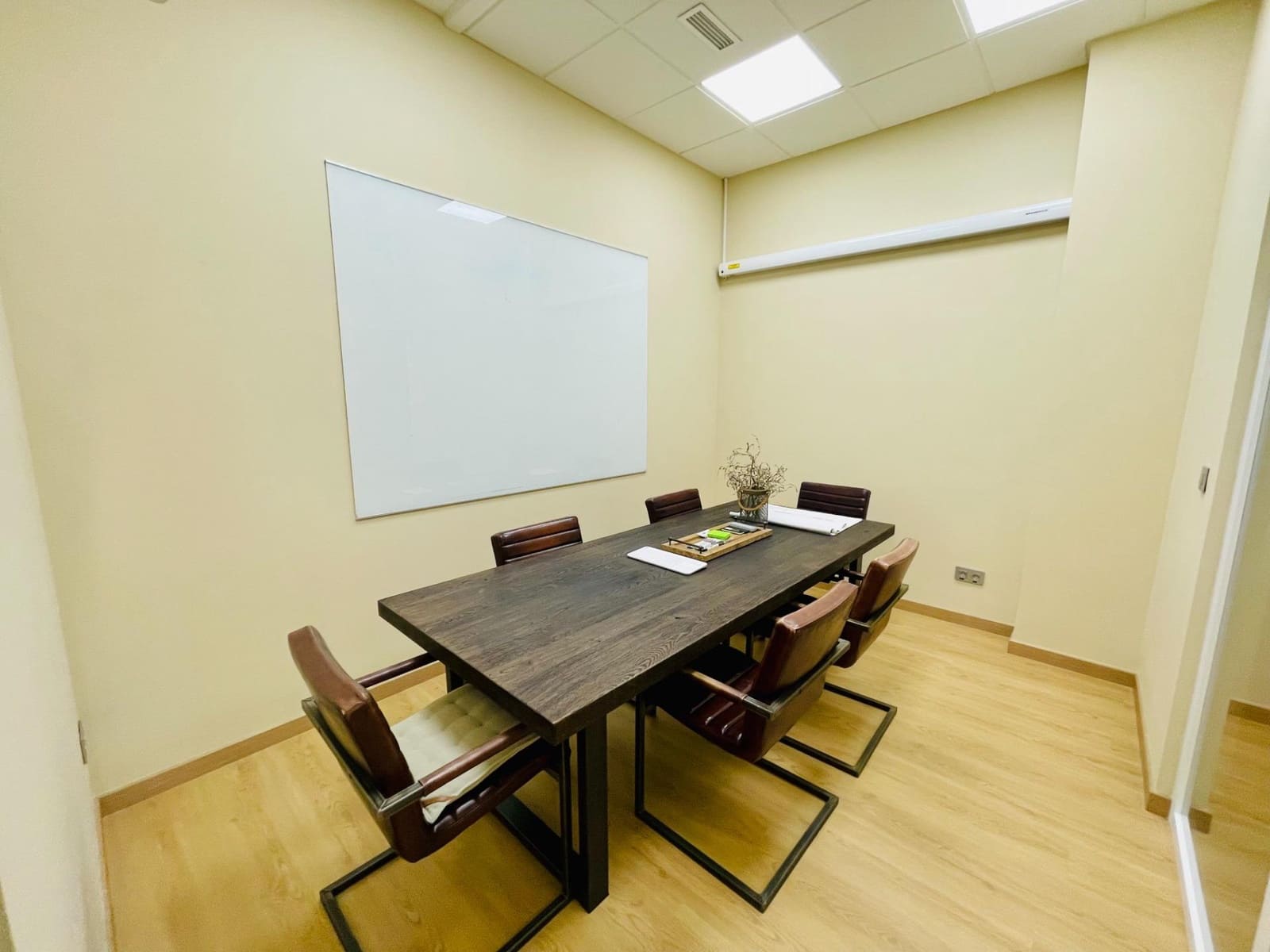 Komercyjne na sprzedaż w Torrevieja - 159 000 € (Ref: 8825266)