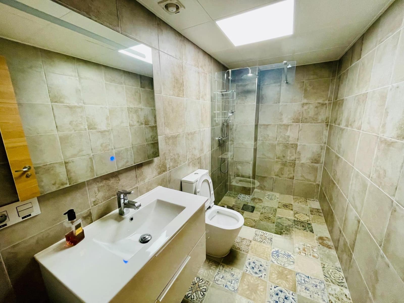 Komercyjne na sprzedaż w Torrevieja - 159 000 € (Ref: 8825266)