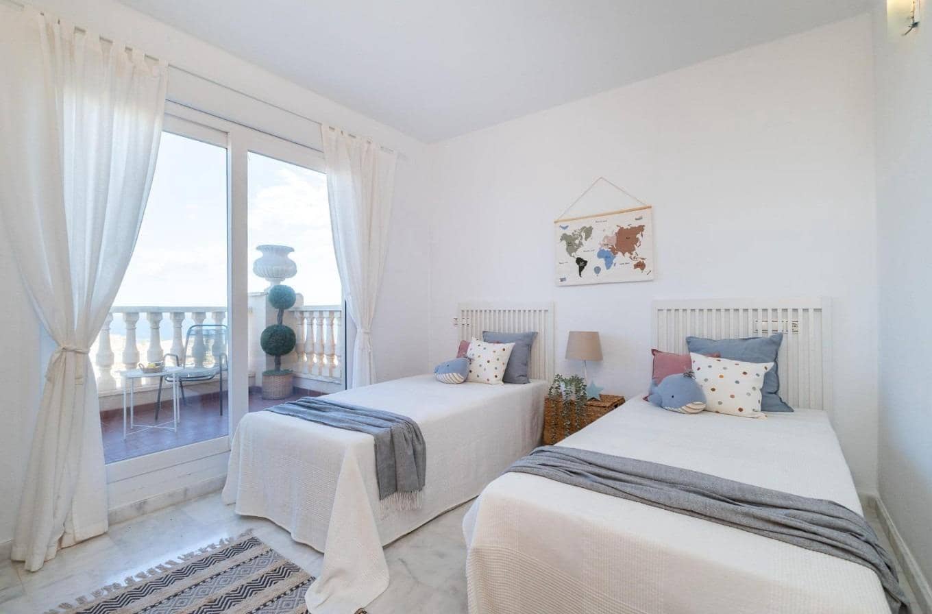 3 soverom Penthouse til salgs i Torrevieja med svømmebasseng garasje - € 480 000 (Ref: 9312832)