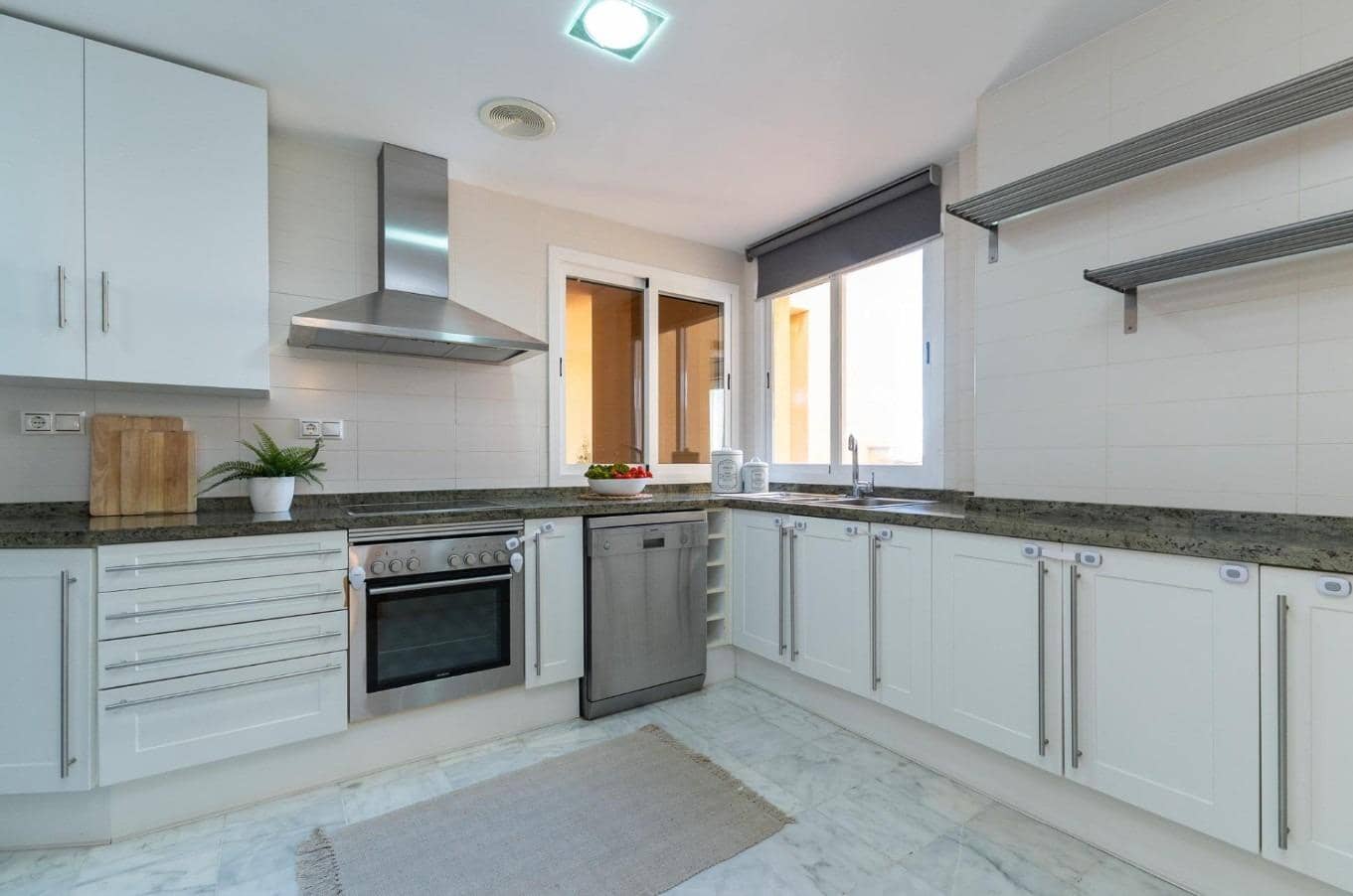 3 soverom Penthouse til salgs i Torrevieja med svømmebasseng garasje - € 480 000 (Ref: 9312832)