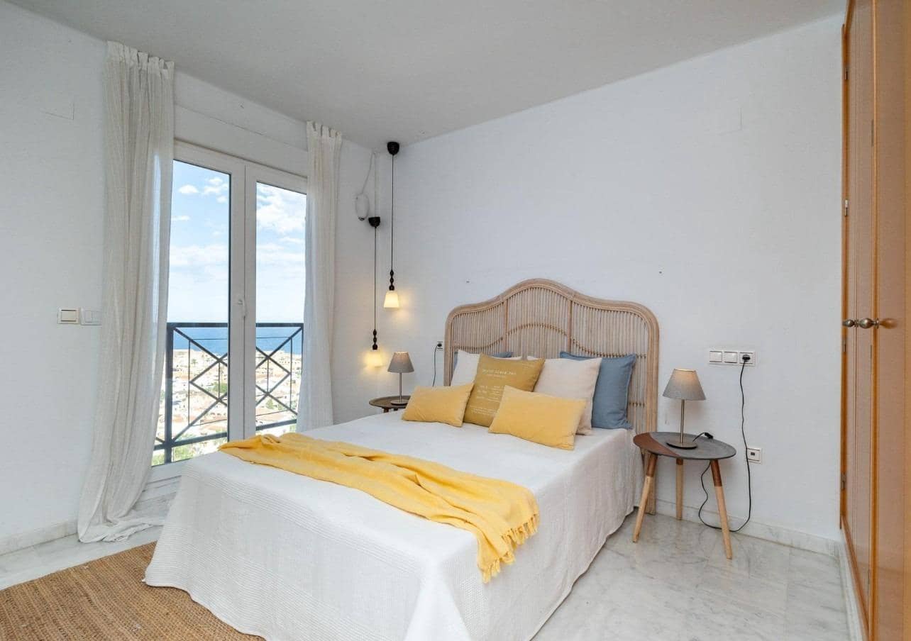 3 soverom Penthouse til salgs i Torrevieja med svømmebasseng garasje - € 480 000 (Ref: 9312832)