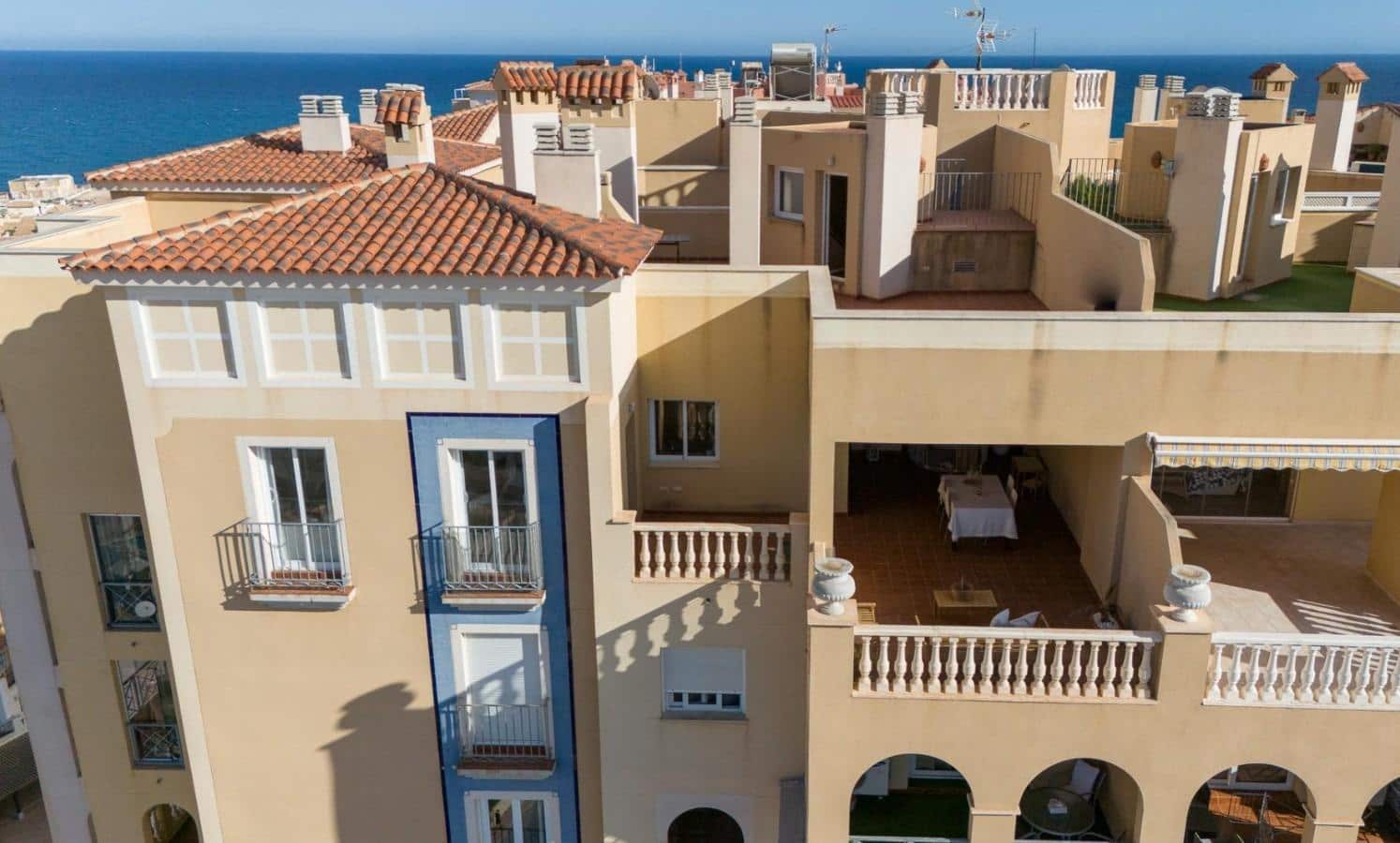 3 soverom Penthouse til salgs i Torrevieja med svømmebasseng garasje - € 480 000 (Ref: 9312832)