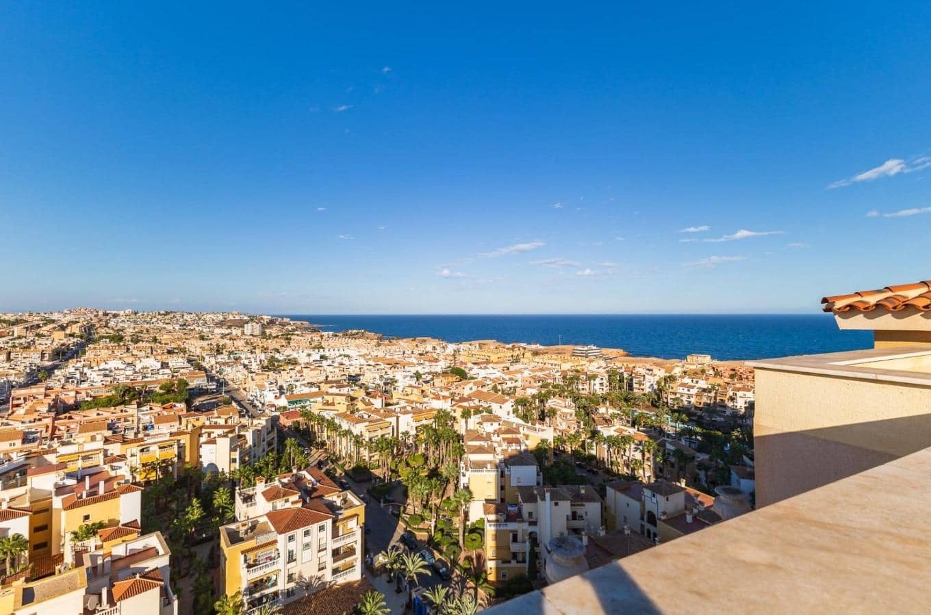 3 soverom Penthouse til salgs i Torrevieja med svømmebasseng garasje - € 480 000 (Ref: 9312832)