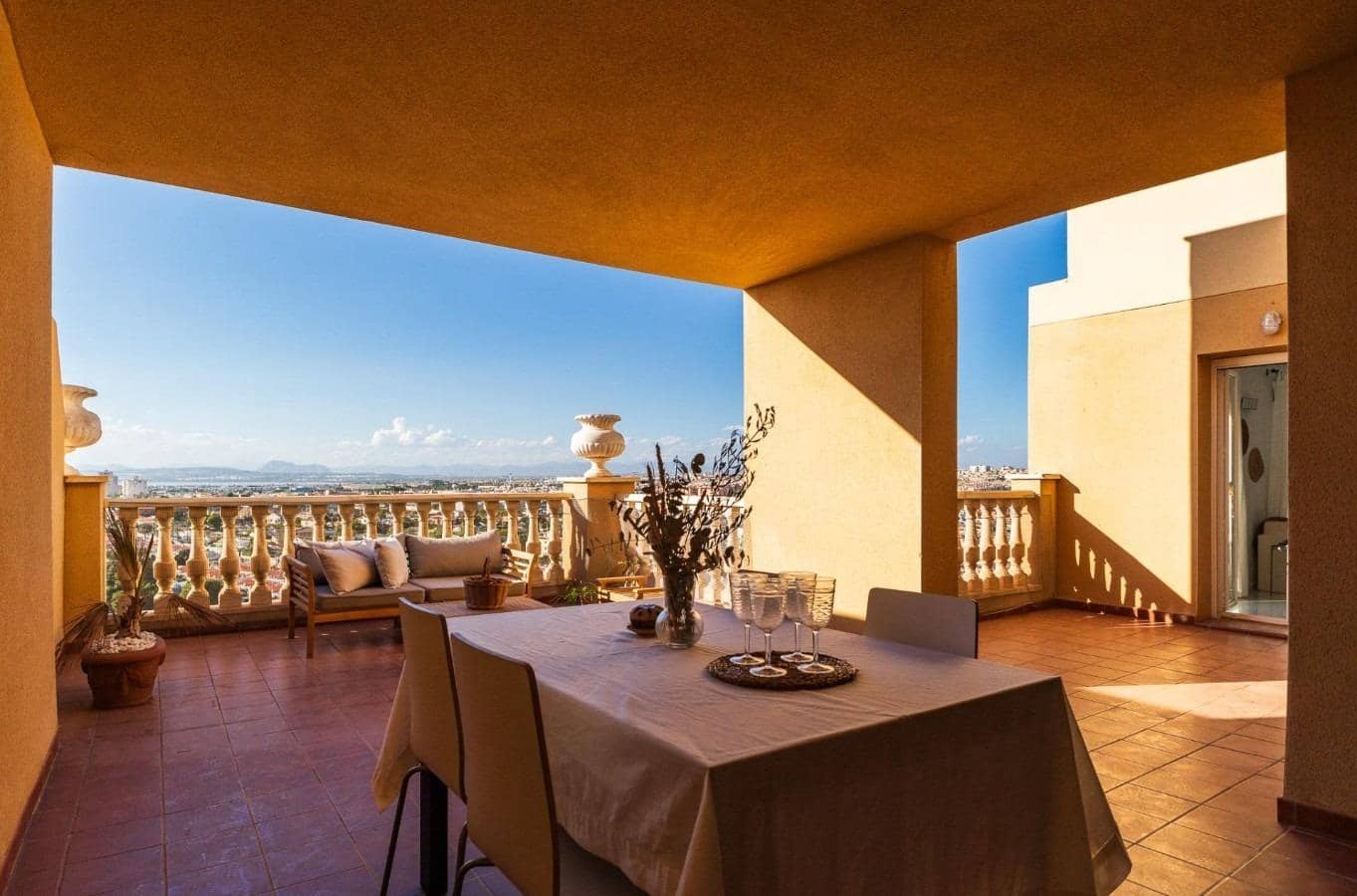 3 soverom Penthouse til salgs i Torrevieja med svømmebasseng garasje - € 480 000 (Ref: 9312832)
