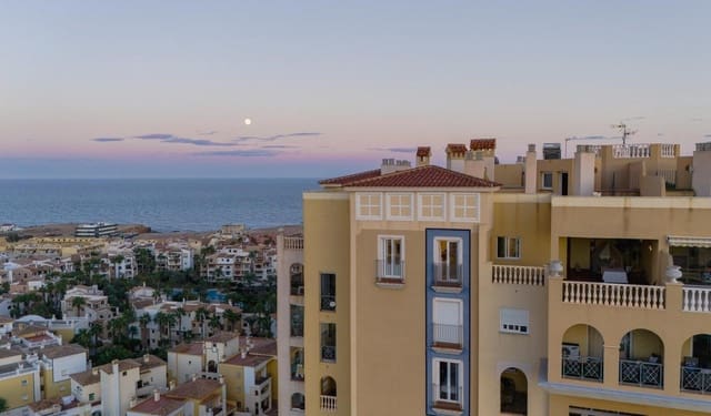 3 bedroom Penthouse for sale in Playa de los Locos, Torrevieja with pool garage - € 480,000 (Ref: 9312832)
