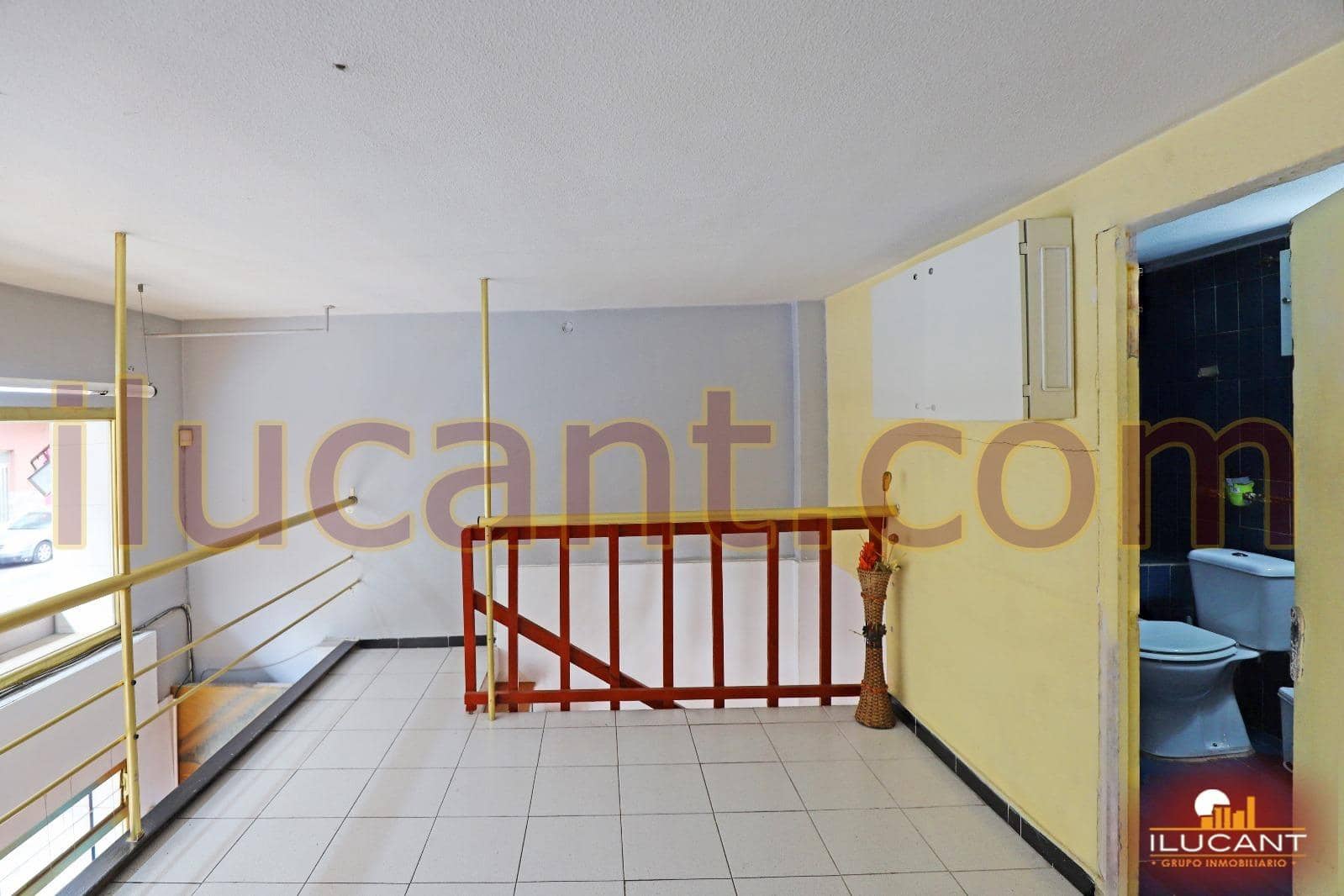 Erhverv til salg i Alicante by - € 99.000 (Ref: 9114666)