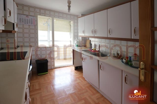 3 makuuhuone Asunto myytävänä paikassa Alicante kaupunki - 139 000 € (Ref: 9114668)