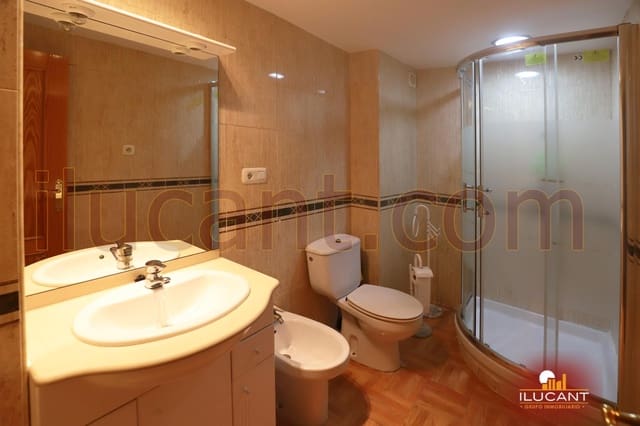 3 makuuhuone Asunto myytävänä paikassa Alicante kaupunki - 139 000 € (Ref: 9114668)